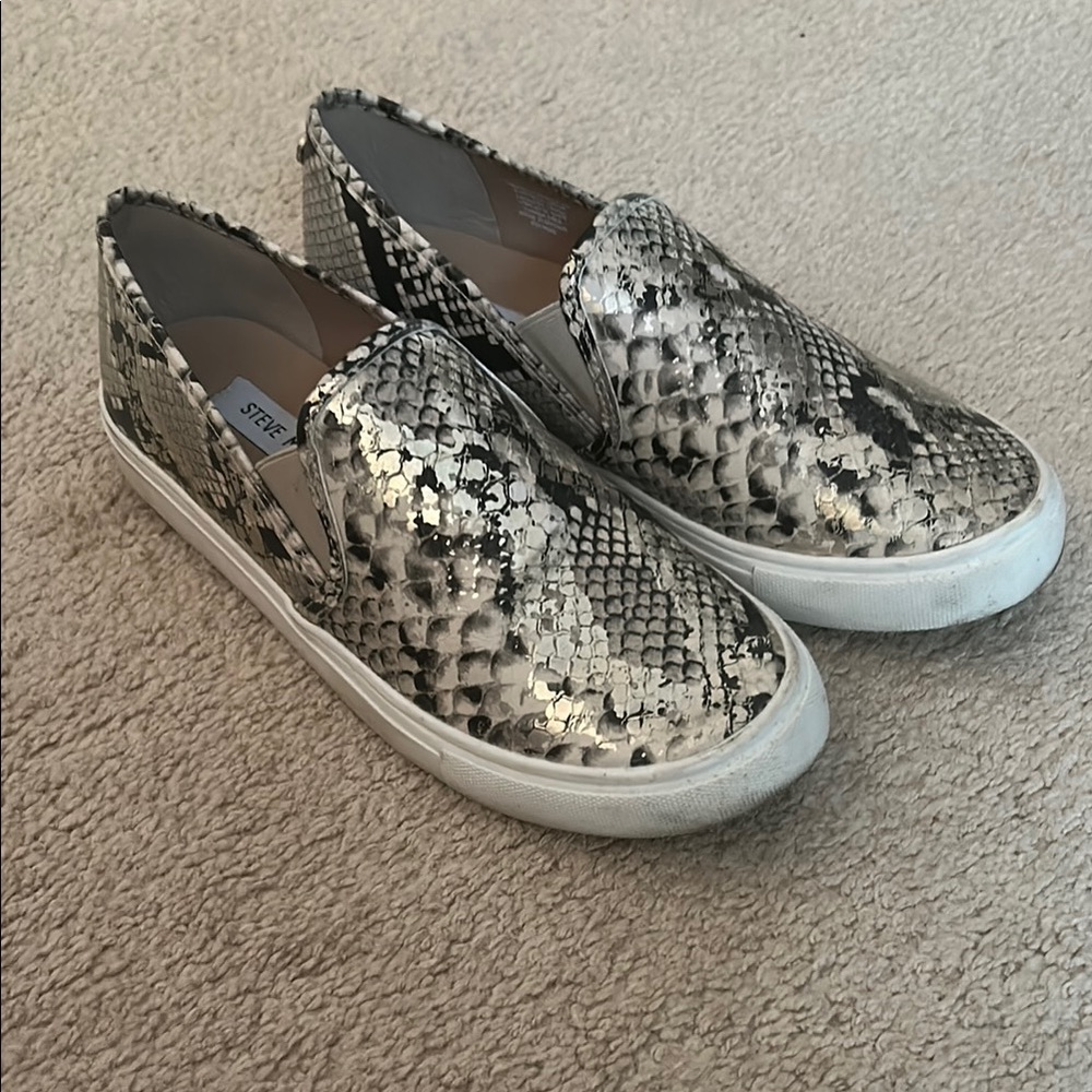 Steve Madden Black and Gray Sneakers Slip-On